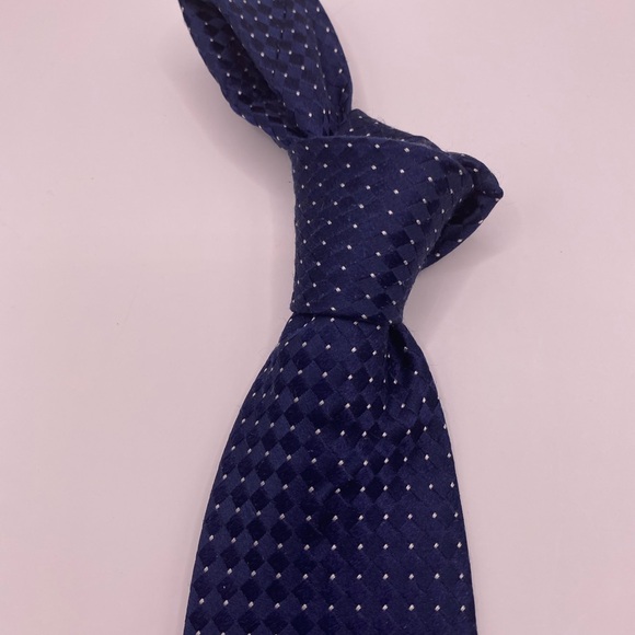 Donald J. Trump Signature Collection Navy Tie - Picture 3 of 6